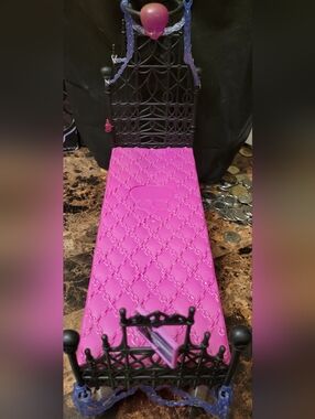 G1 monster Spectra Vondrrgeist Bed EUC